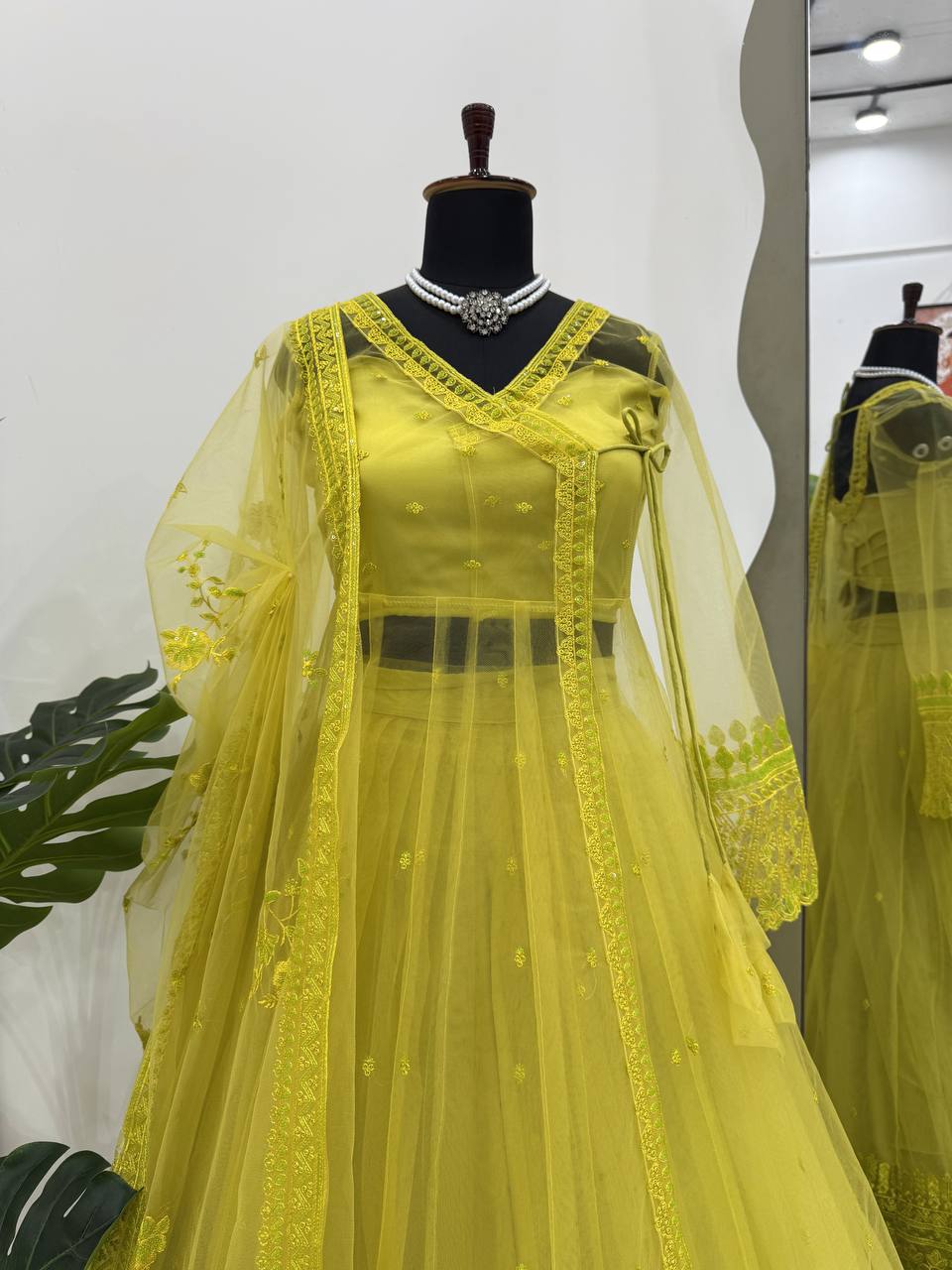 Stylish lehenga blouse dupatta with shrug for women